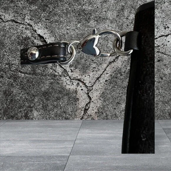 Juicy Couture Black Leather Shoulder Satchel Purse & Wristlet - Picture 14 of 16